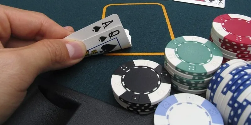 Giới Thiệu Chung Về Poker Holdem Và DEBET