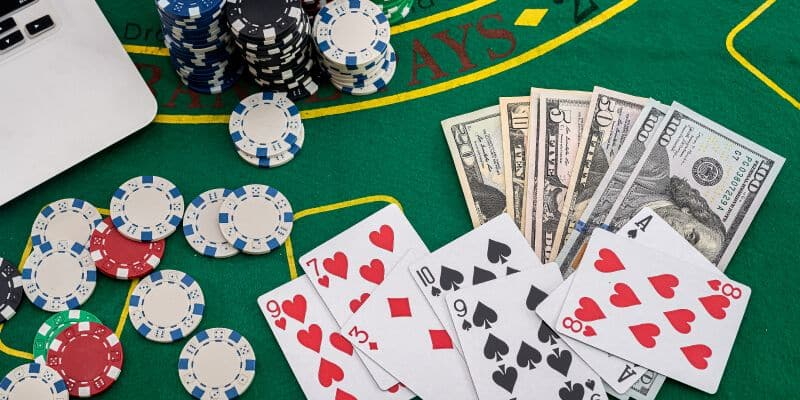 Kỹ Thuật DEBET Trong Poker – Khái Niệm và Ứng Dụng